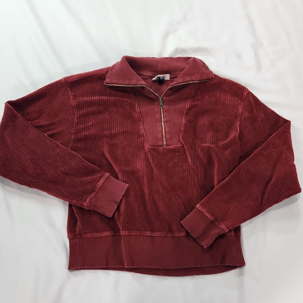 Universal Thread Red Velvet Corduroy Quarter Zip Medium
Lot G